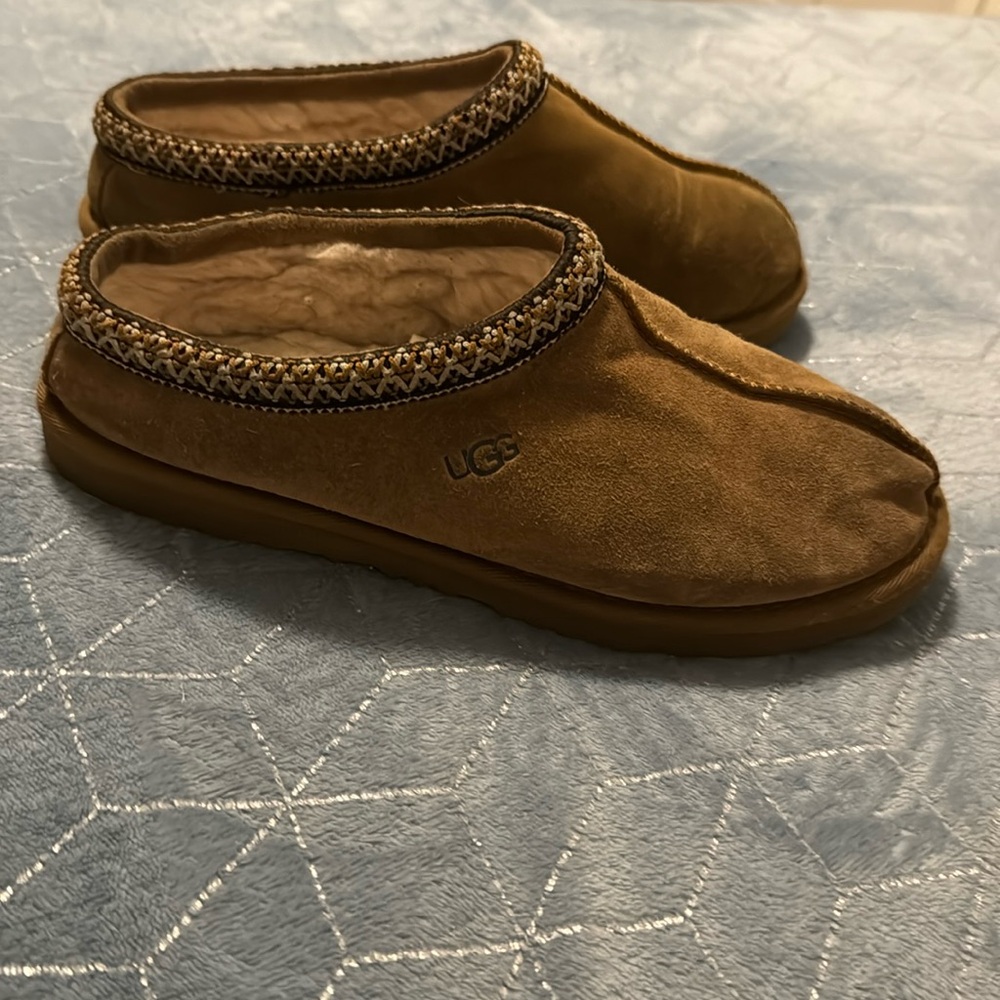 UGG Tasman
